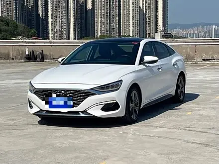 HYUNDAI LAFESTA 2019 — 48 000 км, Китай — под ключ — фото 1