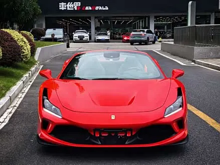 FERRARI F8 2020