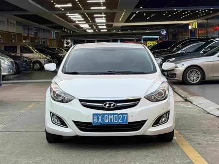 HYUNDAI ELANTRA 2015 — 140 000 км, Китай — под ключ — фото 1
