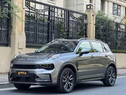 LYNK & CO 01 2021