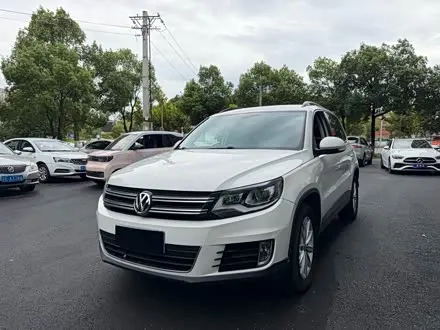 VOLKSWAGEN TIGUAN 2016 — 135 000 км, Китай — под ключ — фото 1