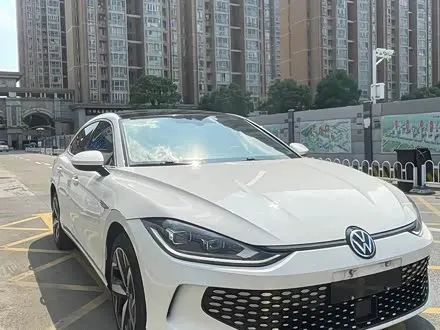 VOLKSWAGEN LAMANDO 2022
