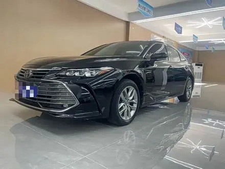 TOYOTA AVALON 2019 — 41 000 км, Китай — под ключ — фото 1