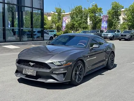 FORD MUSTANG 2018 — 50 000 км, Китай — под ключ — фото 1