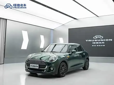 MINI ONE 2018