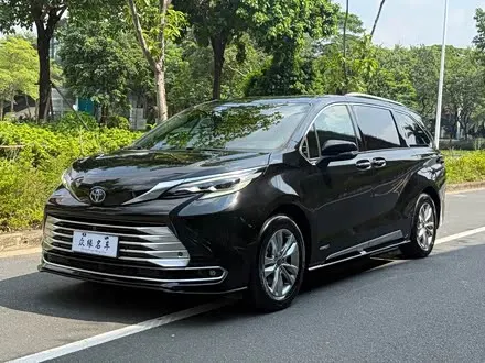 TOYOTA SIENNA 2021
