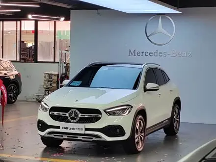 MERCEDES-BENZ GLA 2022 — 18 000 км, Китай — под ключ — фото 1