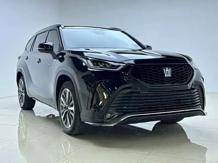 TOYOTA CROWN KLUGER 2024