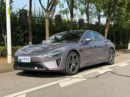 XIAOMI SU7 2024