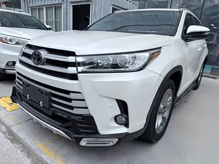 TOYOTA HIGHLANDER 2018 — 85 000 км, Китай — под ключ — фото 1