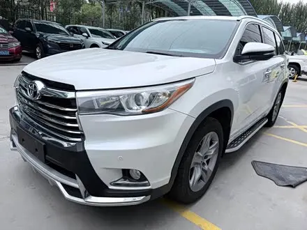 TOYOTA HIGHLANDER 2017 — 86 000 км, Китай — под ключ — фото 1
