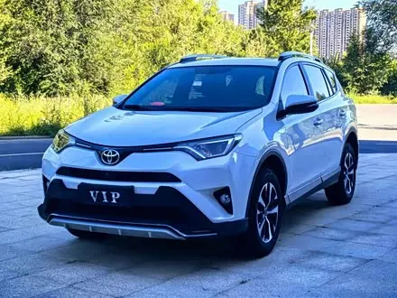 TOYOTA RAV4 2016 — 70 000 км, Китай — под ключ — фото 1
