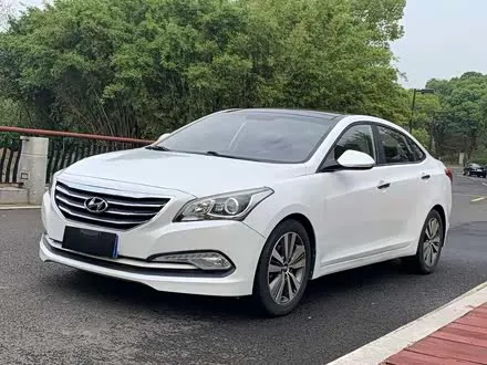 HYUNDAI MISTRA 2014
