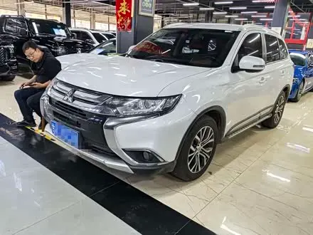 MITSUBISHI OUTLANDER 2018