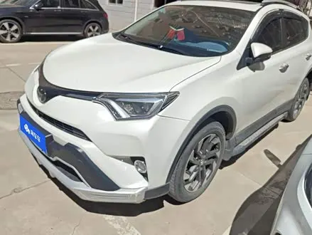 TOYOTA RAV4 2018 — 93 500 км, Китай — под ключ — фото 1