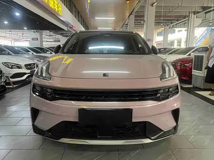 LYNK & CO 06 2021