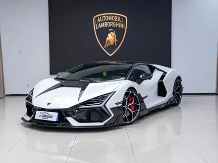 Lamborghini Revuelto