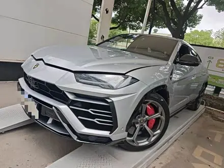 LAMBORGHINI URUS — из Китая под ключ