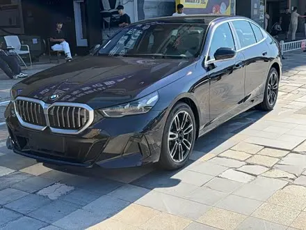 BMW 5 SERIES 2026