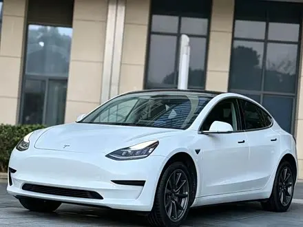 TESLA MODEL 3 2019 — 60 000 км, Китай — под ключ — фото 1