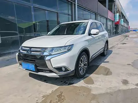 MITSUBISHI OUTLANDER 2018