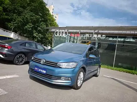 VOLKSWAGEN TOURAN 2016