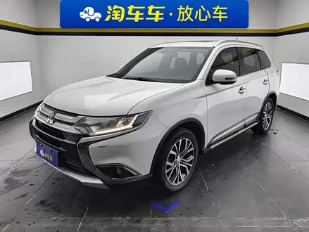 MITSUBISHI OUTLANDER 2016