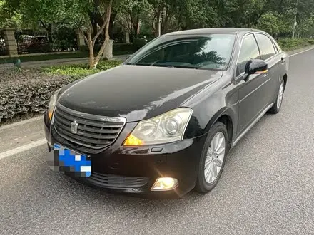 TOYOTA CROWN 2010