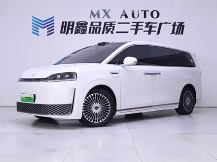 LUXEED V9 2026
