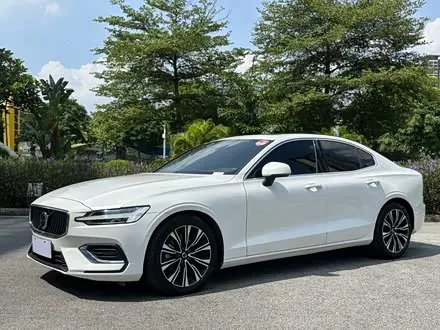 VOLVO S60 2023