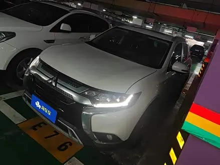 MITSUBISHI OUTLANDER 2020