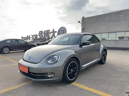 VOLKSWAGEN BEETLE 2015