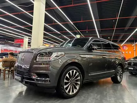 LINCOLN NAVIGATOR 2018