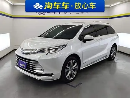 TOYOTA SIENNA 2023