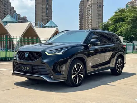 TOYOTA CROWN KLUGER 2022