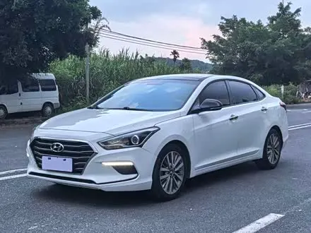 HYUNDAI MISTRA 2017
