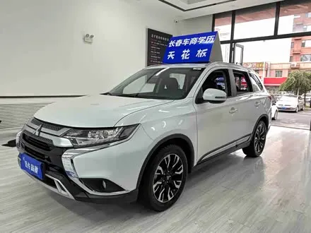 MITSUBISHI OUTLANDER 2019