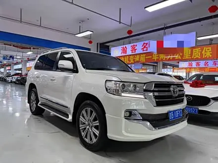 TOYOTA LAND CRUISER 2016