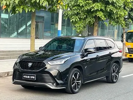 TOYOTA CROWN KLUGER 2022