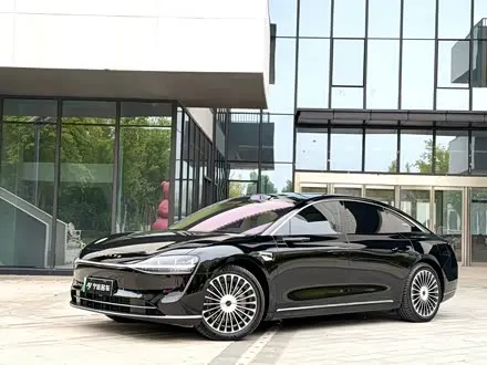 AITO LUXEED S9 2025