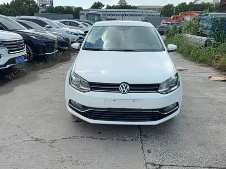 VOLKSWAGEN POLO 2016