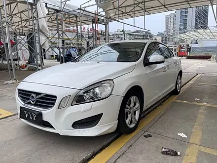 VOLVO S60 2012