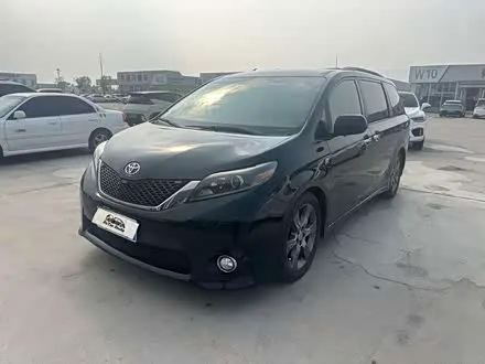 TOYOTA SIENNA 2015