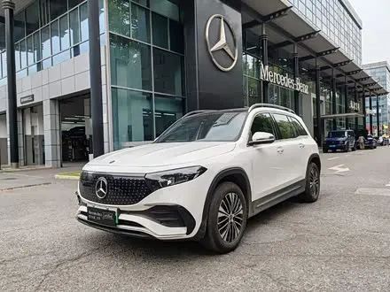 MERCEDES-BENZ EQB 2025