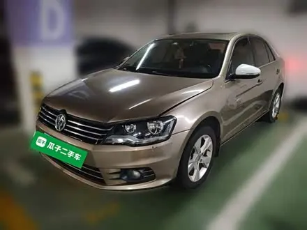 VOLKSWAGEN BORA 2014