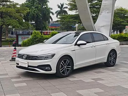 VOLKSWAGEN LAMANDO 2021