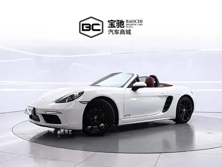 PORSCHE 718 2018