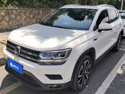 VOLKSWAGEN THARU 2021