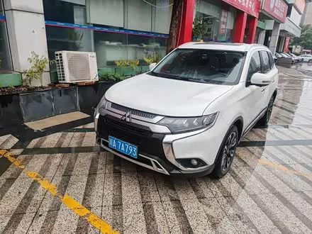 MITSUBISHI OUTLANDER 2019