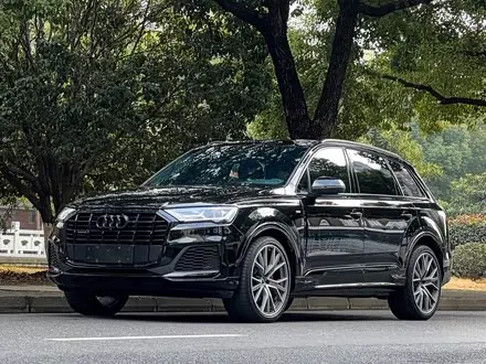 AUDI Q7 2023